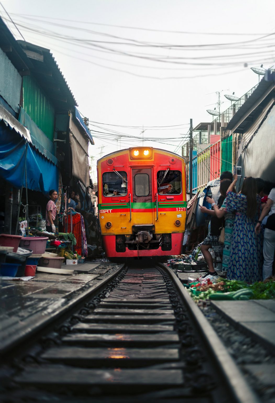 图片[8]-泰国曼谷铁路市场日常喧嚣-Deise