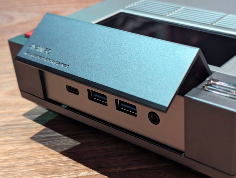 图片[7]-AYANEO AM02 评测：一款受 NES 启发、内置触摸屏的迷你电脑-Hizei | 有料与你有关